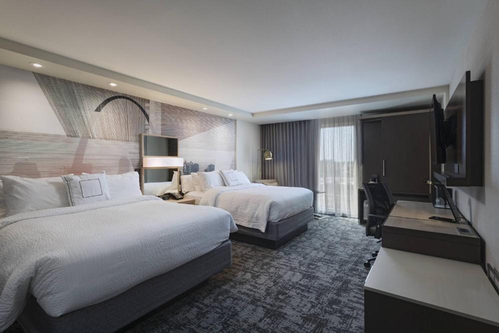 Guest room, 2 Queen interior